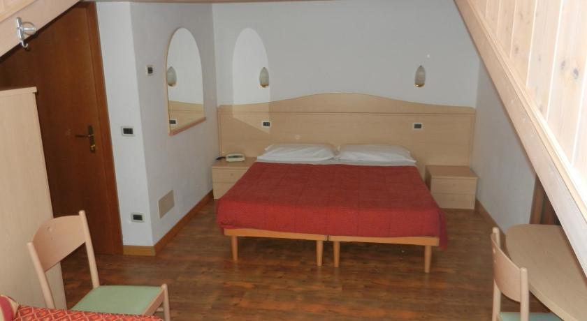 Maffei Hotel Pinzolo Szoba fotó