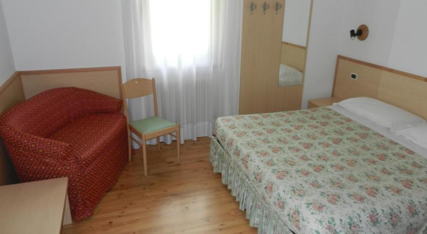 Maffei Hotel Pinzolo Szoba fotó